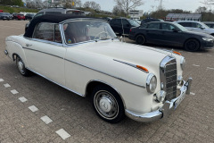 1957 Mercedes-Benz 220 S